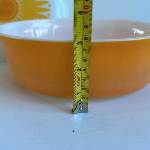 Vintage Pyrex promotional oval daisy design orange casserole w opal lid 1.5 qt - Picture 14 of 14